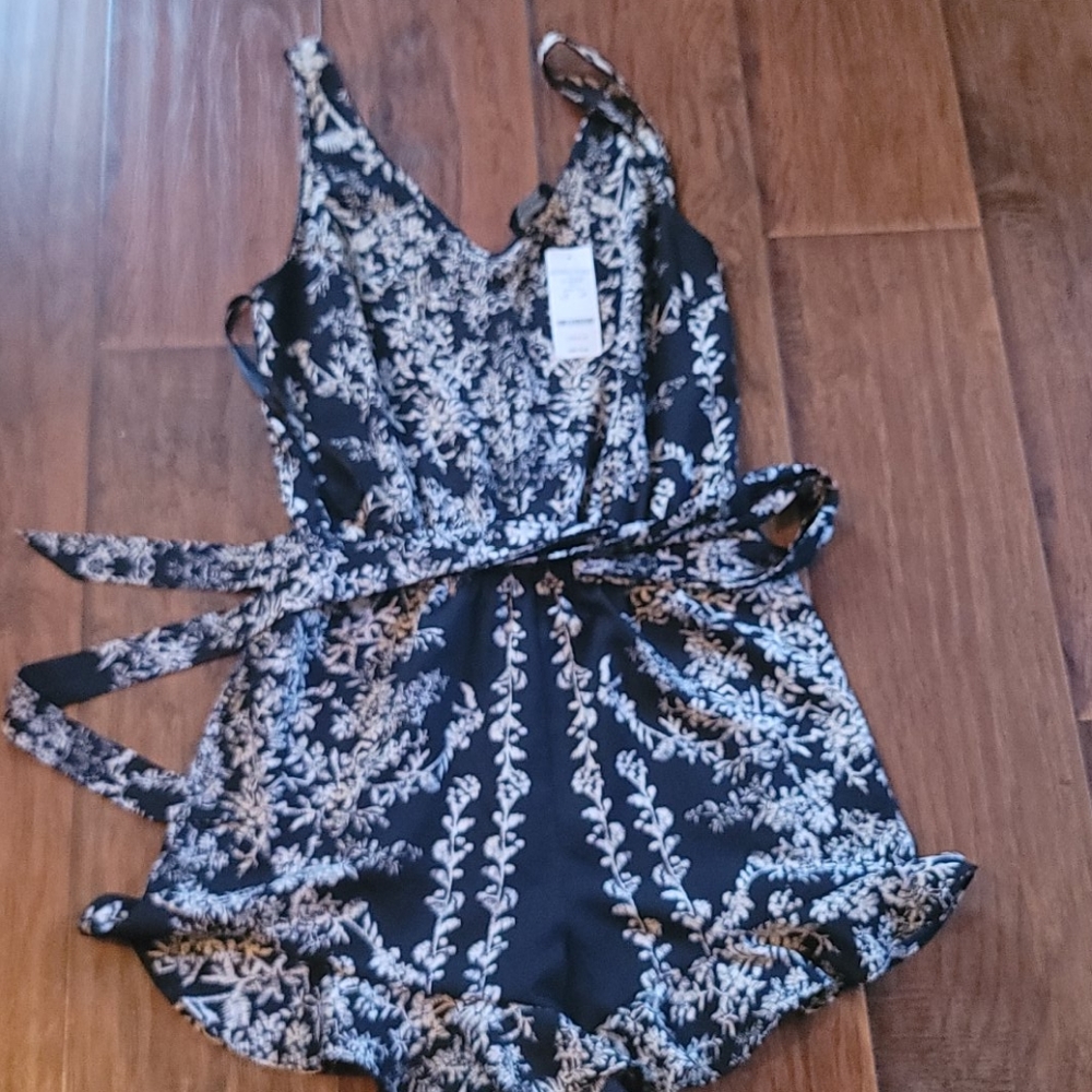 Bebe romper size small nwt